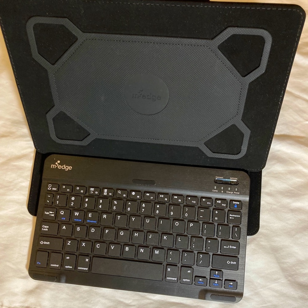 Bluetooth keyboard with cover for Ipad/Tablet / Medge